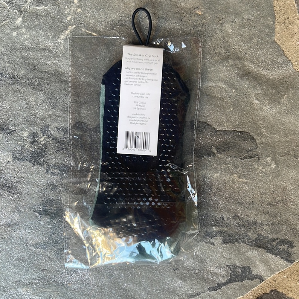 Lucky Honey
The Sneaker Grip Sock - Picture 6 of 6
